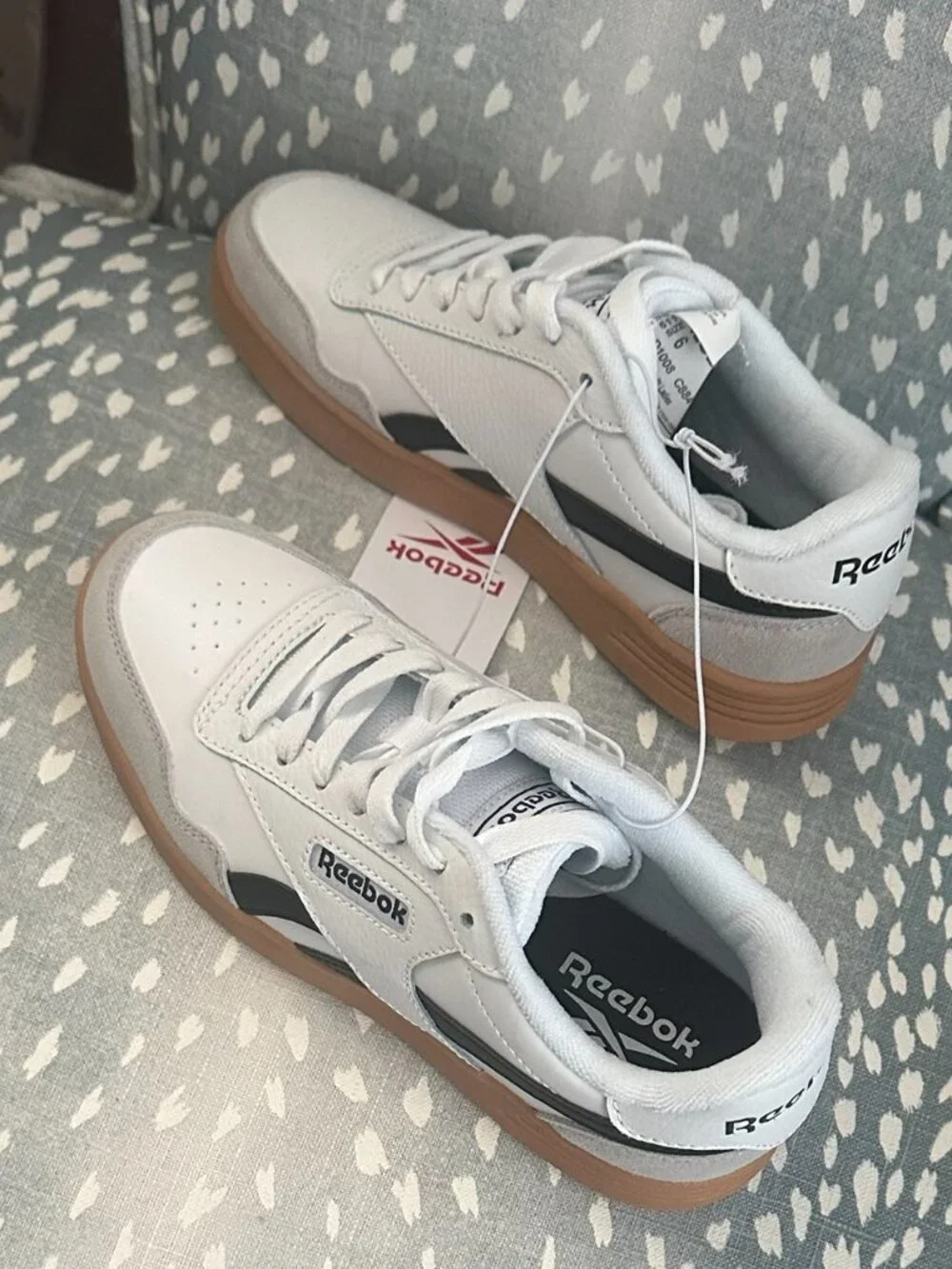 Reebok sneakers nwt